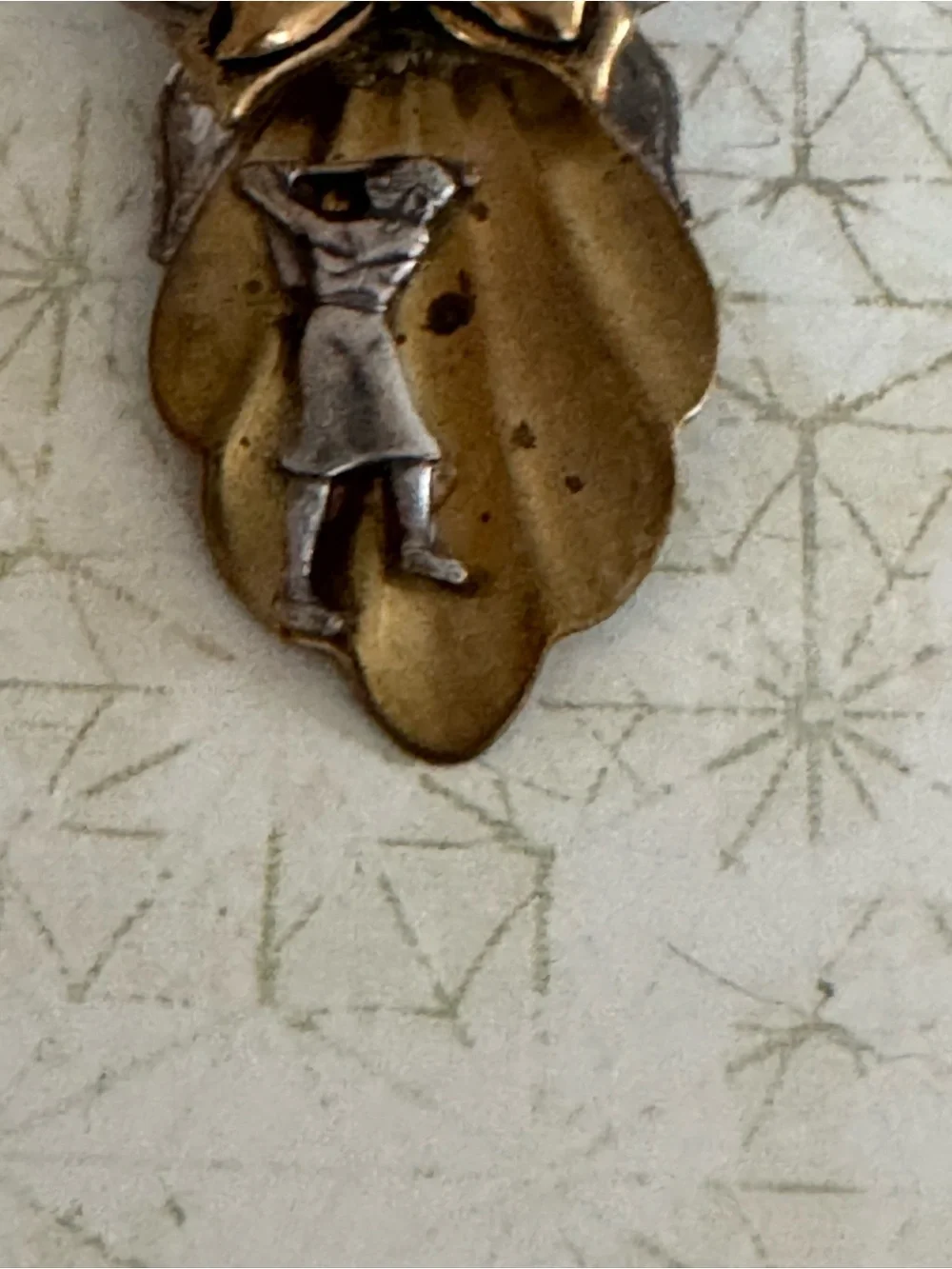 VINTAGE WOMAN GOLFER ANGEL PIN BROOCH